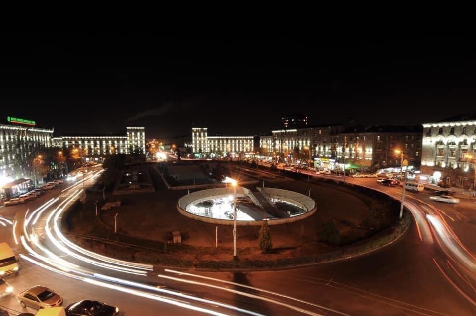 Квартира Около Станции Метро С Балконами Erevan Exterior foto